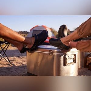 OOFOS WOMEN'S OOCLOOG CLOG - BLACK Unisex M6/W8